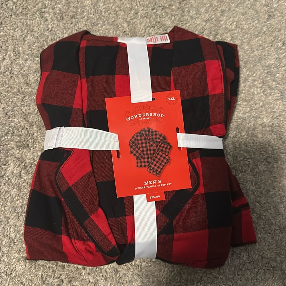 Men’s. Christmas Pajamas Men’s XXL 2 piece New